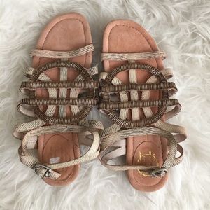 House of Harlow Salmon sandals 6.5